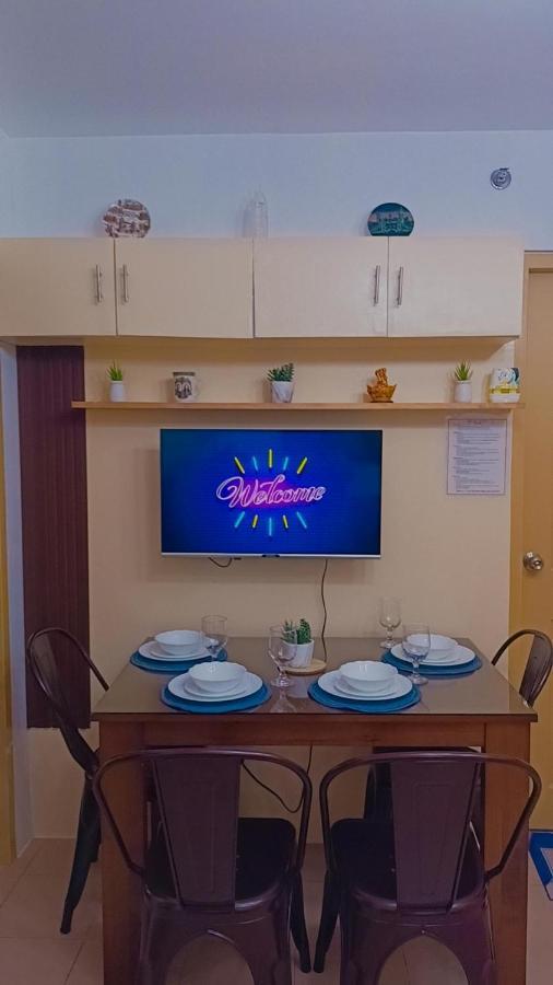 אילוילו One Spatial Two Bedroom Condominium Unit With Pool And Gym Free Netflix And Wifi מראה חיצוני תמונה