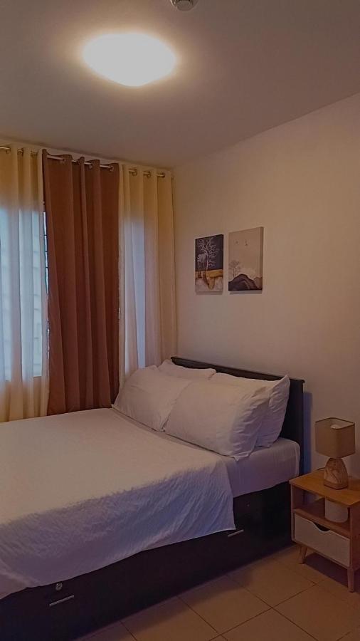 אילוילו One Spatial Two Bedroom Condominium Unit With Pool And Gym Free Netflix And Wifi מראה חיצוני תמונה